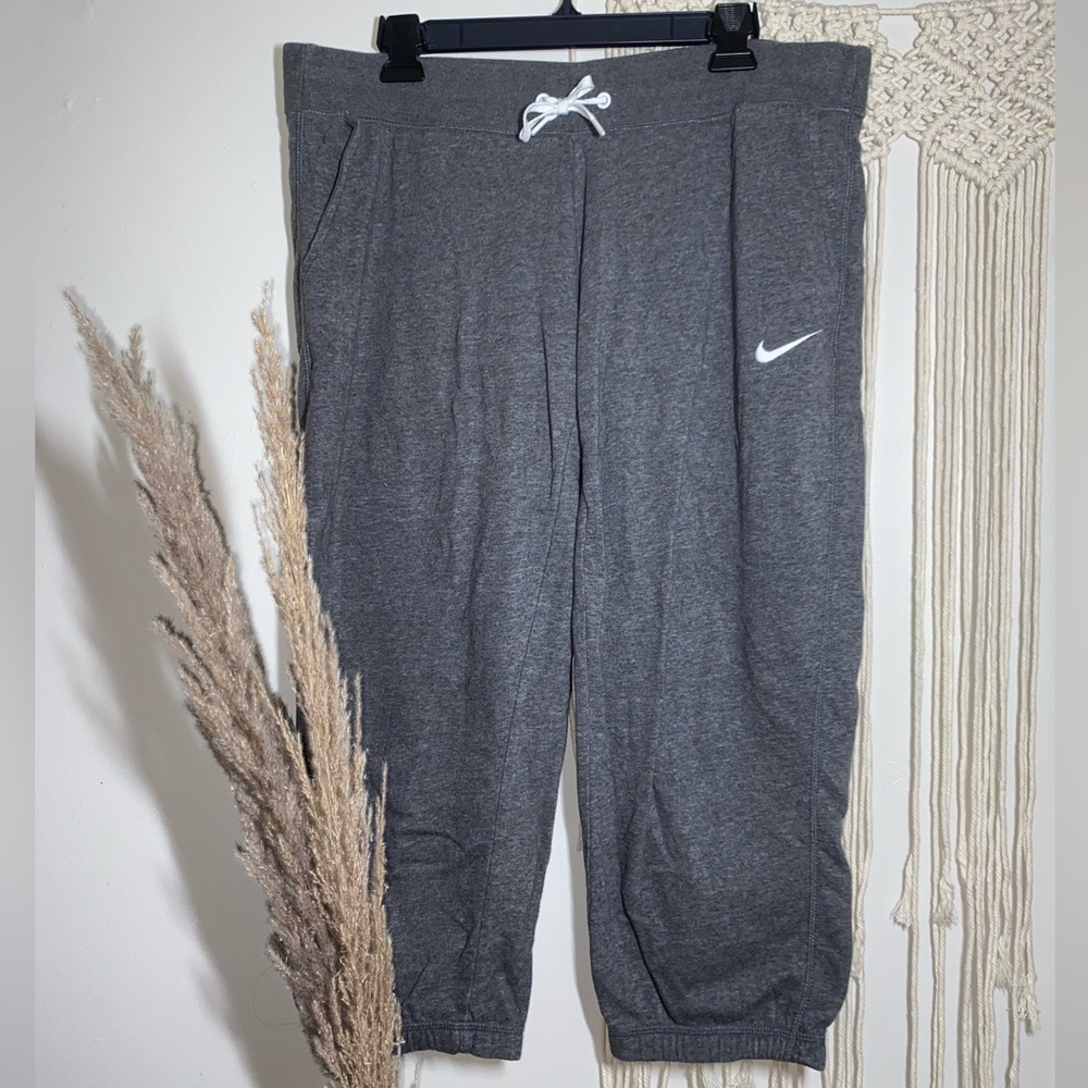 Capri Nike Sweats🌑